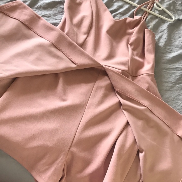 Peach romper - Picture 3 of 3